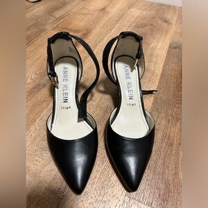 Pointed toe ankle strap heel